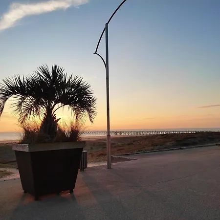 Avec Balcon Et Parking A 2 Pas De La - Fr-1-652-56