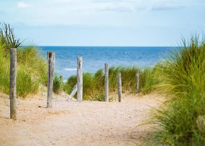 Avec Balcon Et Parking A 2 Pas De La - Fr-1-652-56 * Saint-Hilaire-de-Riez