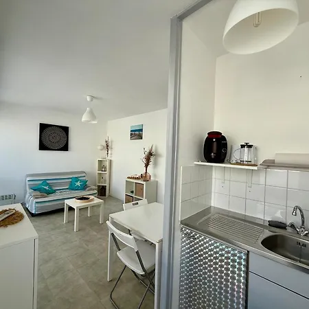 Avec Balcon Et Parking A 2 Pas De La - Fr-1-652-56 Appartement